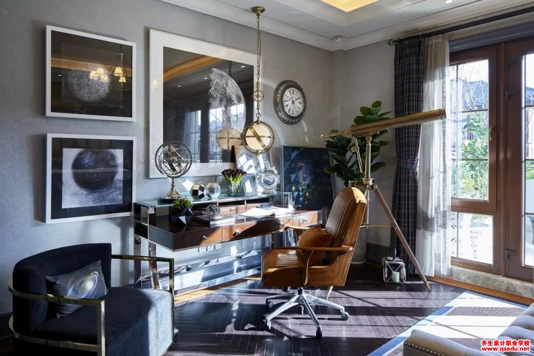 室內設計中常用的反射性表面材質有哪些？